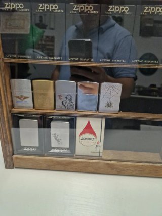 Espositore Zippo Legno Vintage