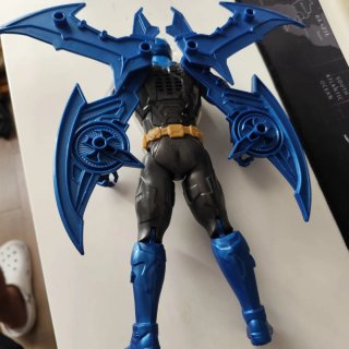 Figura DC Comics Batman Missions Superarmadura