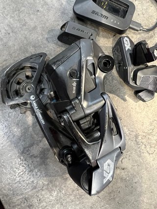 Sram GX Eagle AXS Desviador y Cargador