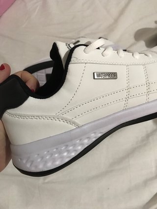 Zapatillas blancas SIN ESTRENAR. T 40