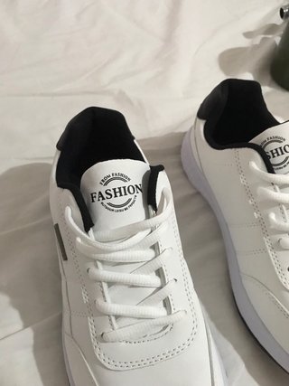 Zapatillas blancas SIN ESTRENAR. T 40