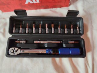 Llave dinamométrica 2-24 Nm + 15Pcs
