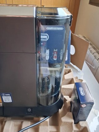 Cafetera DeLonghi Dedica Style EC685.BK Nueva