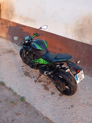 Kawasaki Z800 A2 Negra y Verde