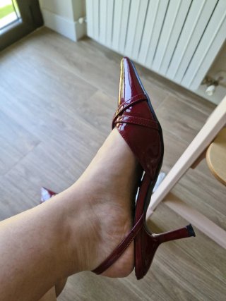 Zapatos de tacón granates