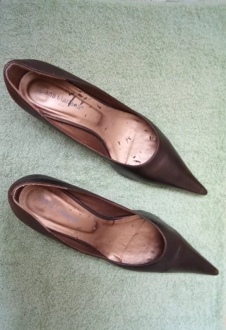 Zapatos de tacón marrones de punta fina