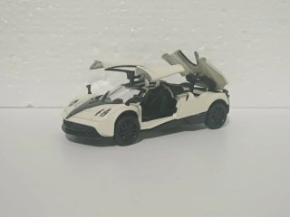 Coche a escala 1:43