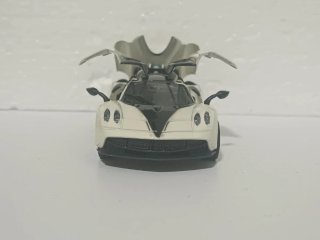 Coche a escala 1:43