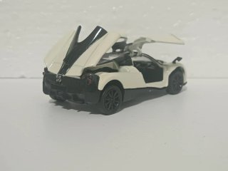 Coche a escala 1:43