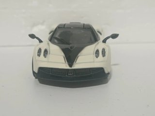 Coche a escala 1:43