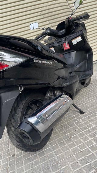 Suzuki Burgman AN 400 Negra