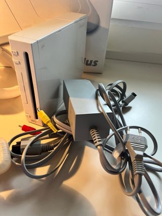 Consola Wii con 2 mandos y accesorios