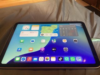 iPad 10ª Gen gris/plata 128g con 97% de salud