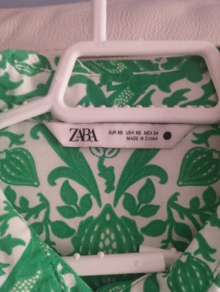 Vestido Zara verde y blanco estampado