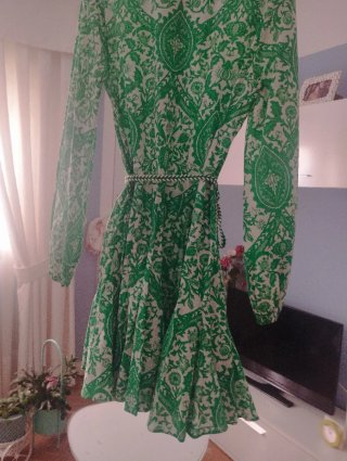 Vestido Zara verde y blanco estampado