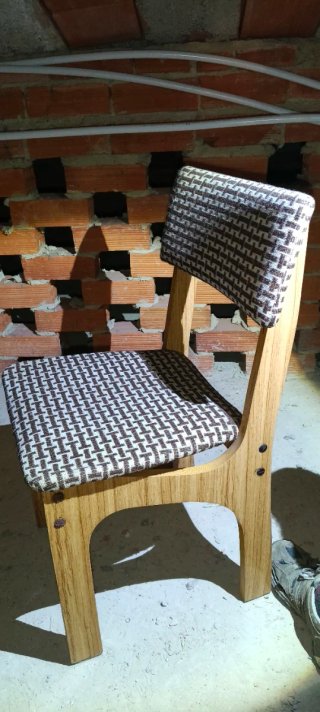 Sillas de madera con tapizado