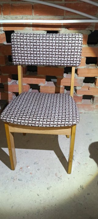 Sillas de madera con tapizado