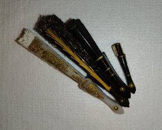 Collezione di 4 ventagli di piccole dimensioni
