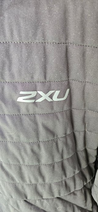 Chaqueta 2XU BMC Negra
