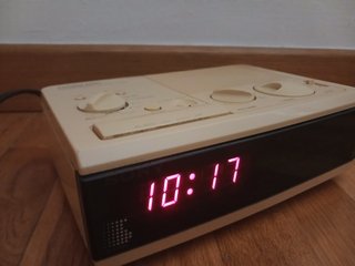 Sony ICF-C3W Despertador Digital Vintage Beige