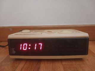Sony ICF-C3W Despertador Digital Vintage Beige