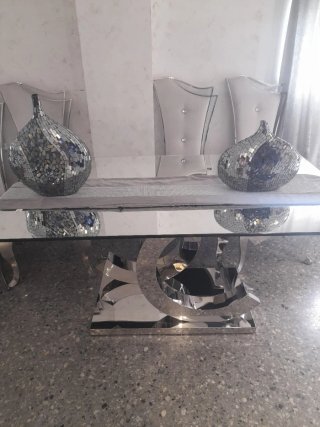 Mesa Chanel tapa espejo diseño moderno