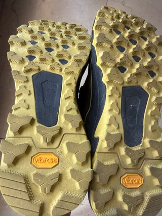 Botas de montaña vibram waterproof