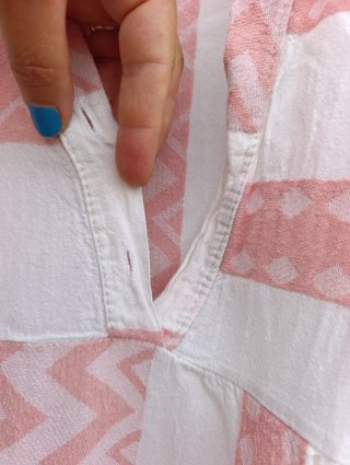 Vestido blanco y rosa palo
