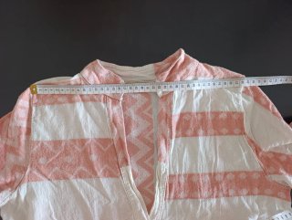 Vestido blanco y rosa palo