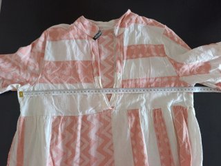 Vestido blanco y rosa palo