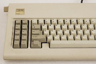 Teclado IBM Model F (AT)