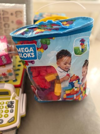 Juegos, juguetes y libros varios