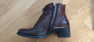 Botines de piel marrones