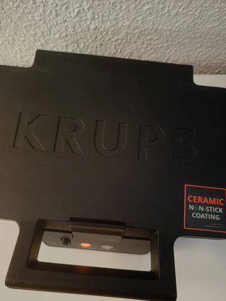 Sandwichera Krups Negra