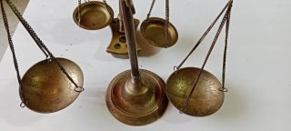Dos balazas con varias pesas