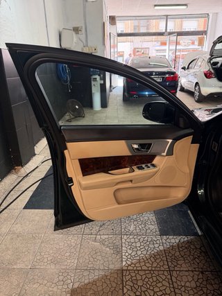Jaguar XF IVA Deducible
