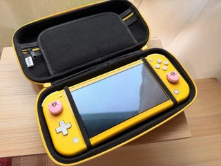 Nintendo Switch Lite Amarilla + Funda + Cargador
