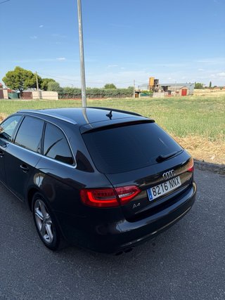 Audi A4 CON TODO EL LIBRO MANTENIMIENTO COMPLETO!!