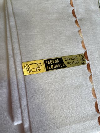 Juego de sábanas bordadas