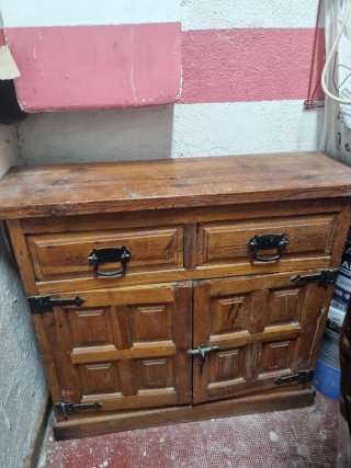 Mueble Castellano Madera y Metal