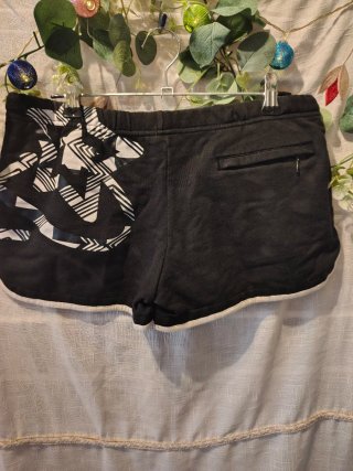 Shorts KIX negros con estampado geométrico talla L
