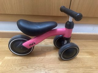 Bicicleta de aprendizaje rosa Kazam