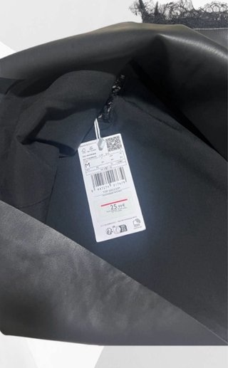 Talla M. Top lencero efecto piel MANGO.