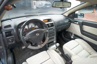 Opel Astra 2.2 16v Bertone Edition