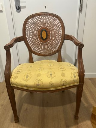 4 Sillas de comedor (de madera con asiento de tela
