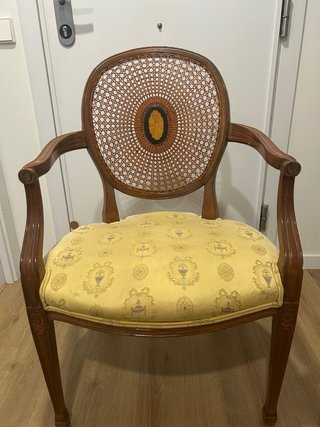 4 Sillas de comedor (de madera con asiento de tela