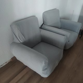OFERTA SOLO HOY Lote 2 butacas grises con fundas