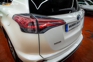 Toyota Rav4 2.5l hybrid 2WD Feel!