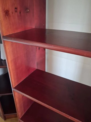 Estantería de madera