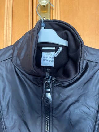 Chaqueta Adidas Negra y Dorada